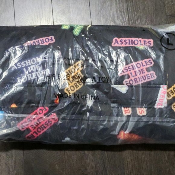 Assholes*s Live Forever Unisex Heavyweight Puffer Jacket (Lindafinegold) - Picture 3 of 3